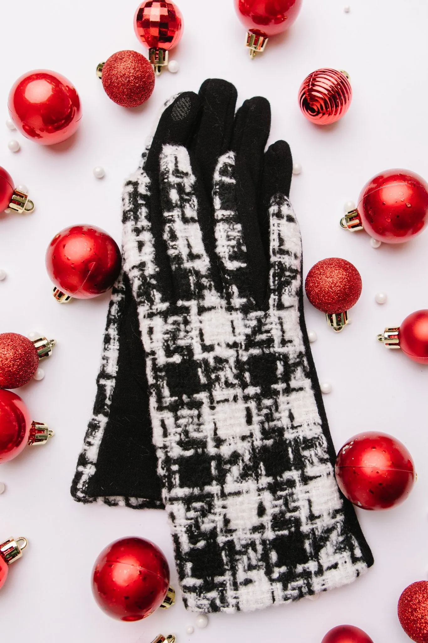 Keepin' Warm Houndstooth Gloves