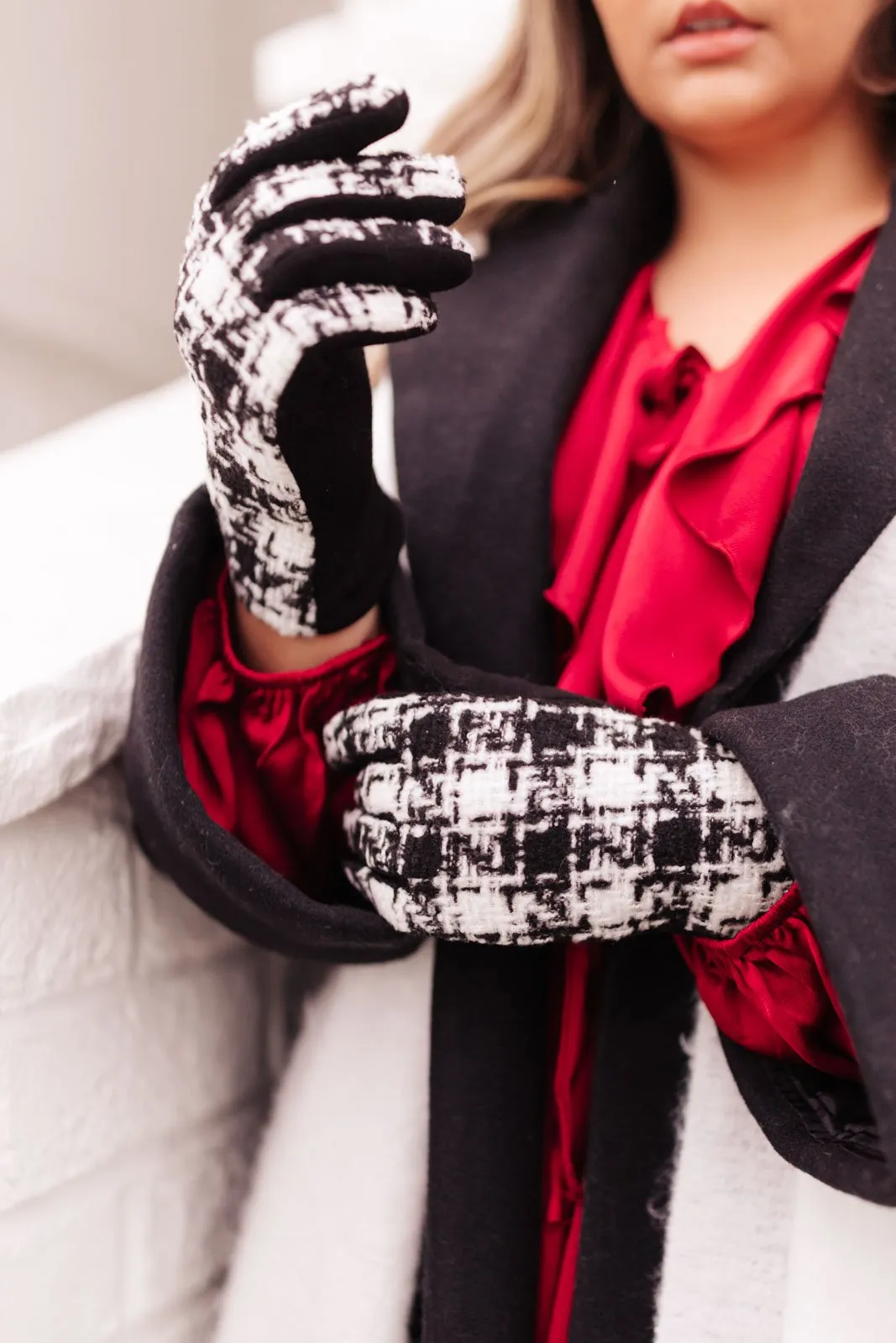 Keepin' Warm Houndstooth Gloves